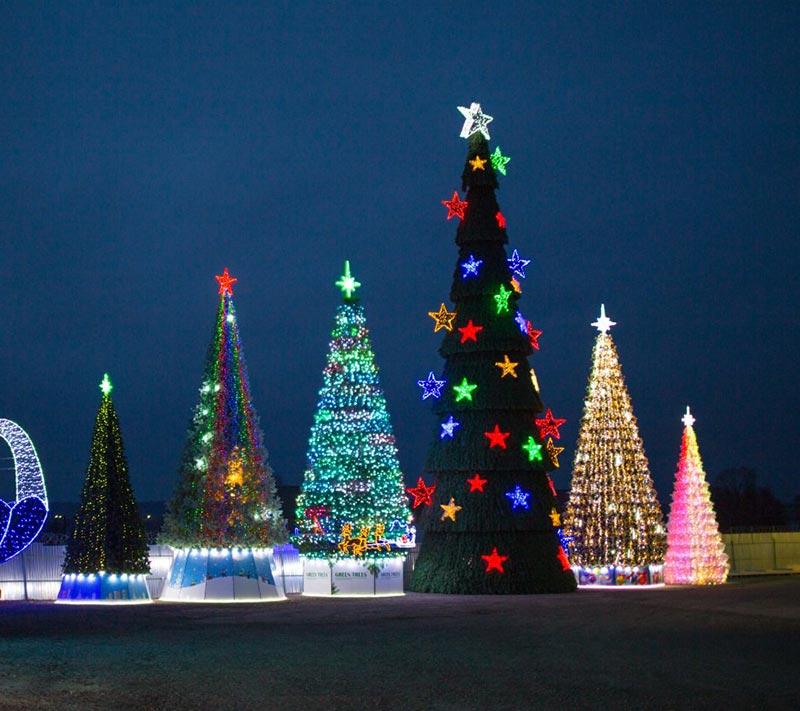 Оформление и дизайн больших ёлок в Сочи